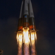Imagen para el artículo titulado Cómo es caer 50 kilómetros a la Tierra después de que tu cohete falle y sobrevivir al “viaje”, según uno de los astronautas de la Soyuz